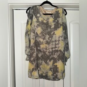 Hug Label Neutral Printed Top in Beige with Black Trim